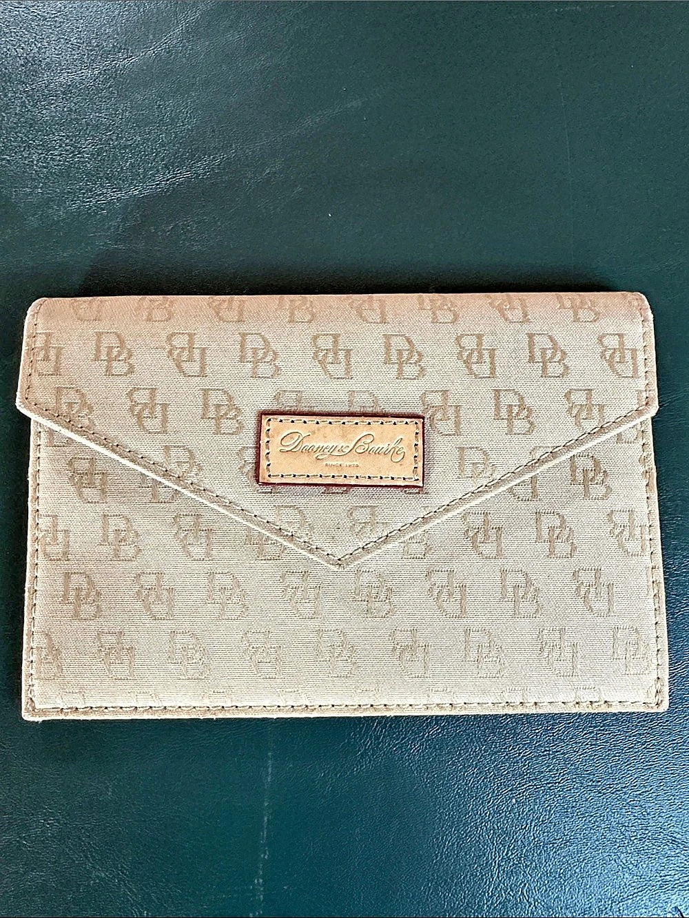 Dooney & Bourke Sample Signature DB Monogram Envelope Clutch Wallet Beige & Red